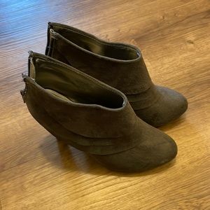 Women’s Gray Stylish Heels
